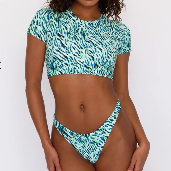 Skatie Bikini Bottom - Picture 2 of 5